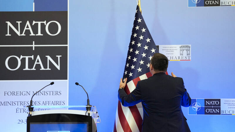 Декларируют независимость: в ЕС посетовали на рабское положение в отношениях с США