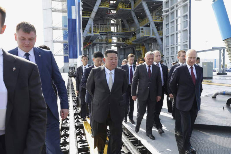 Восточный график: чего ждать от визита Путина в КНДР и Вьетнам