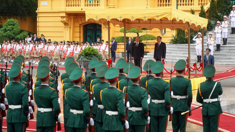 Донг зовет: Россия и Вьетнам увеличивают торговлю в нацвалютах