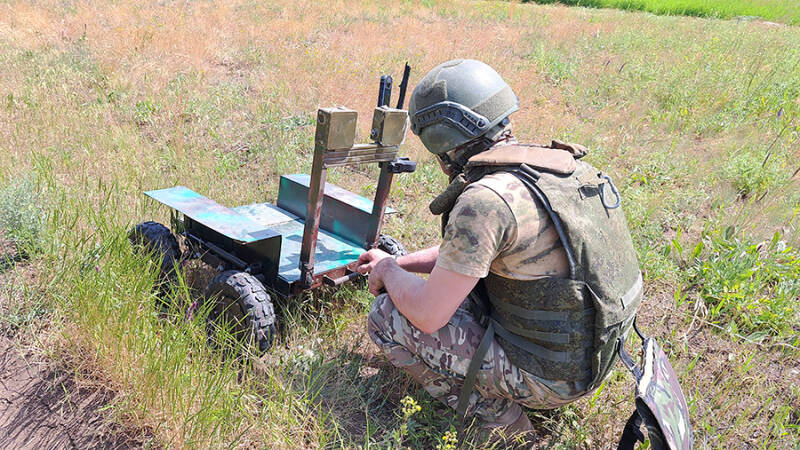 В деле с техникой: как в Донбассе разрабатывают полезные беспилотные машины