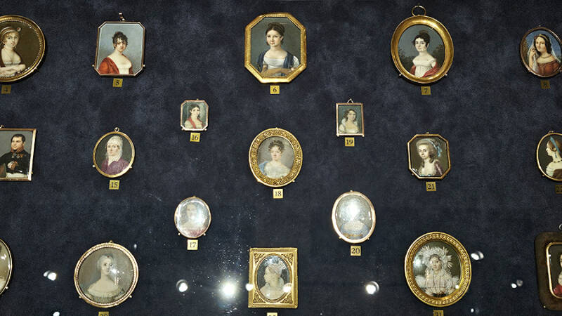 Минилэнд: Третьяковка показала гигантское и микроскопическое искусство