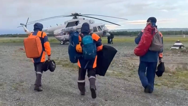 На Сахалине на поиски пропавшего рыбака отправили вертолет МЧС