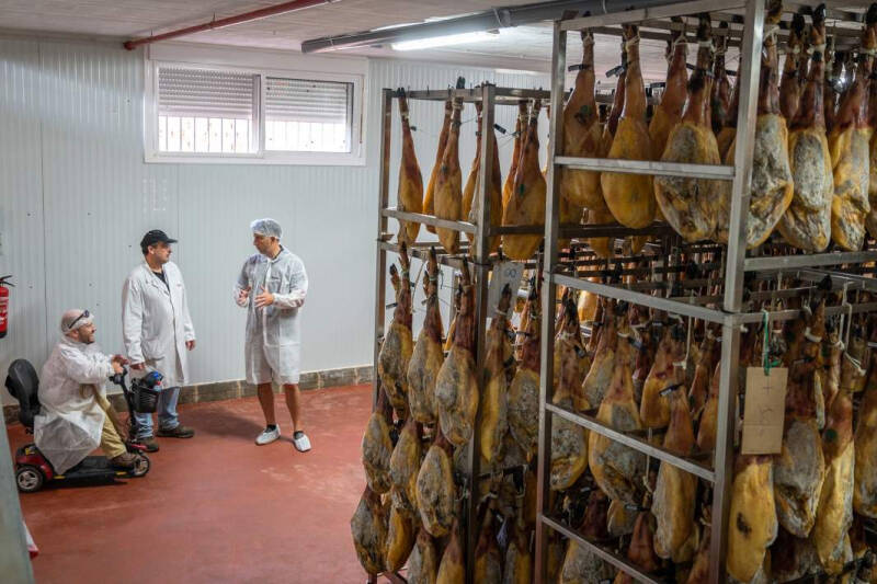 Империя наносит ответный удар: Китай намерен повысить таможенные тарифы на свинину из Европы