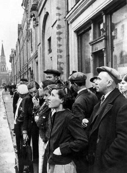 «У всех на устах одно слово — Война»