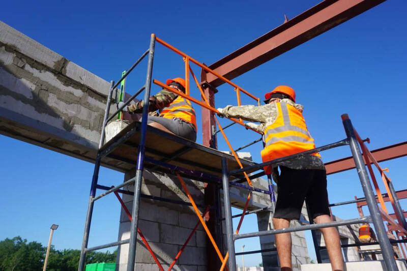 Своя доля: в каких отраслях запрещают работать трудовым мигрантам