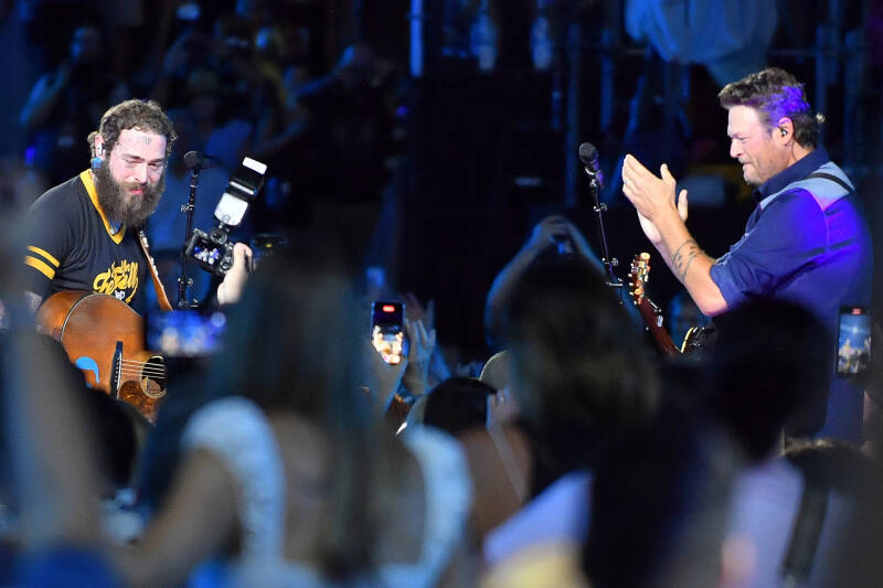 Post сдал: Мэлоун уходит в кантри, Coldplay — в космос