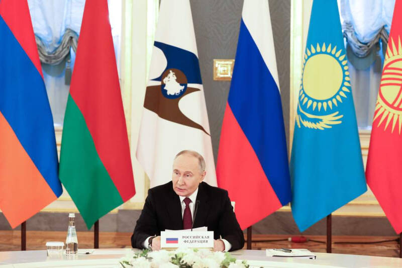 Ок, Азия: ЕС грозит Казахстану вторичными санкциями за работу с РФ