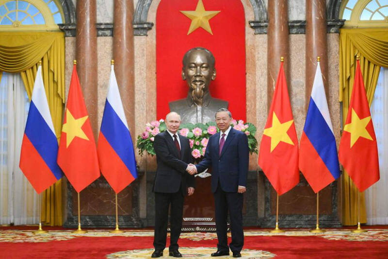 Донг зовет: Россия и Вьетнам увеличивают торговлю в нацвалютах