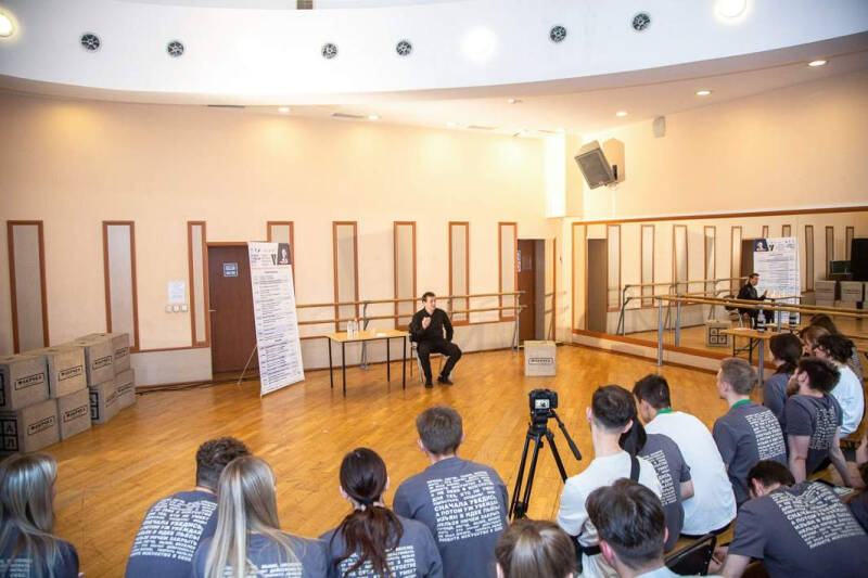 &laquo;Я у своих артистов хлеб не отнимаю&raquo;