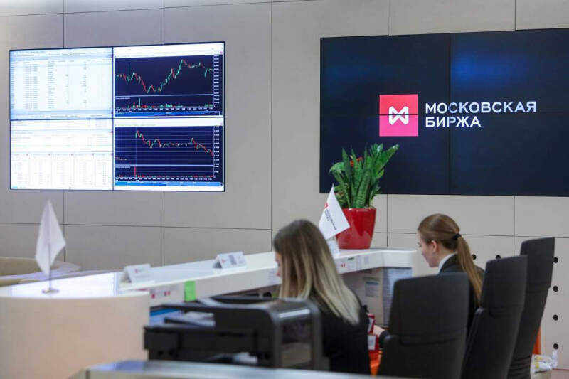 Курсовая розница: как на бизнесе скажется прекращение торгов долларами и евро