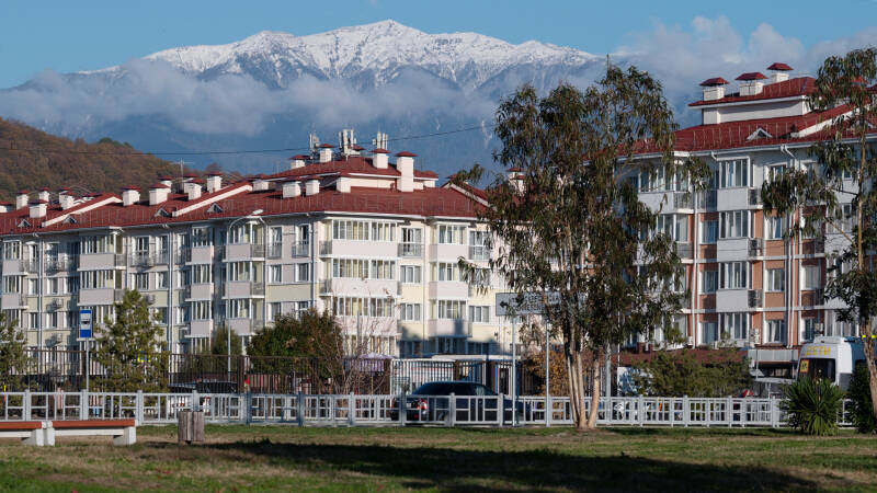С видом на горы: спрос на курортную недвижимость перетекает из Сочи
