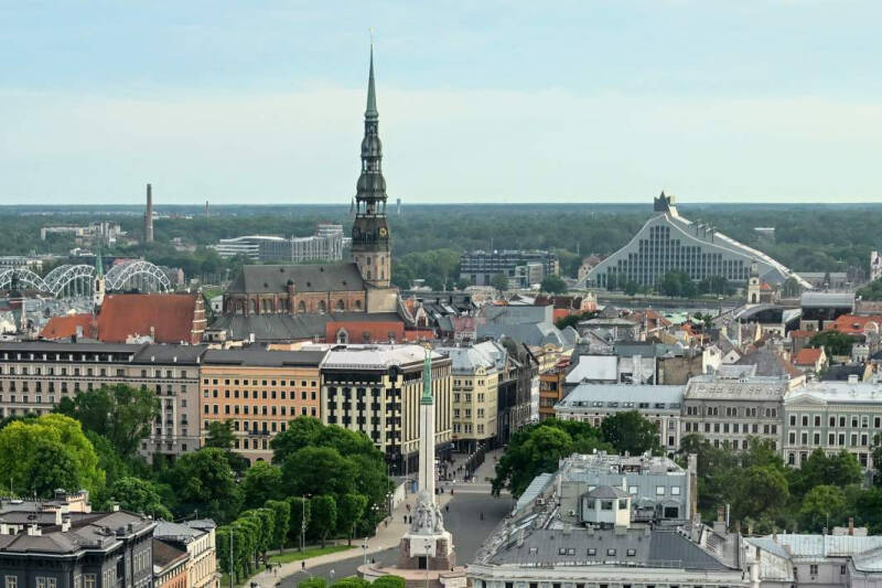 Идущие на смерть: жители Латвии месяцами стоят в очереди на прием к врачу