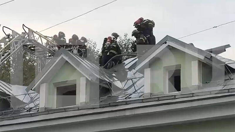 В центре Москвы частично обрушилась кровля здания в результате пожара
