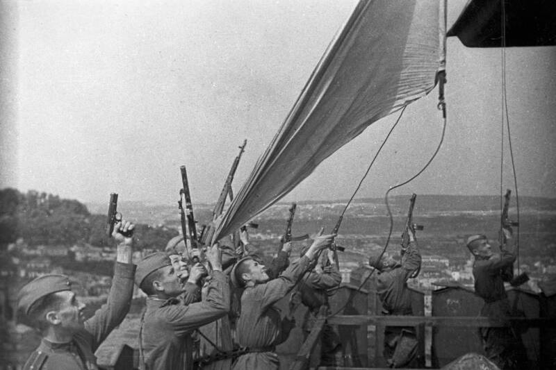 «И жаждой боя томился весь фронт»