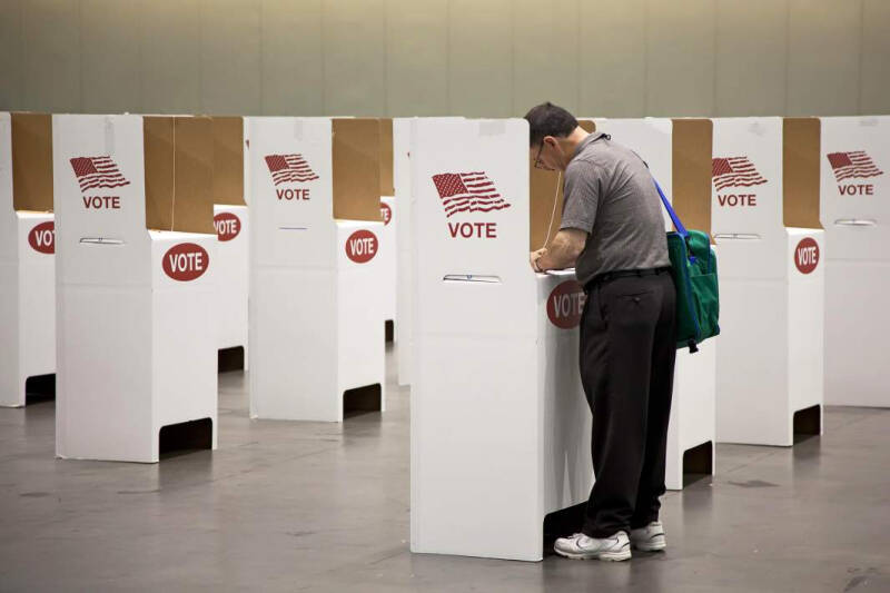 Необъяснимый Джо: Байдена снова вывели из игры