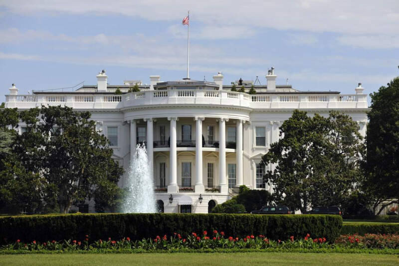 Сложные сигналы: зачем Запад подталкивает Украину к переговорам