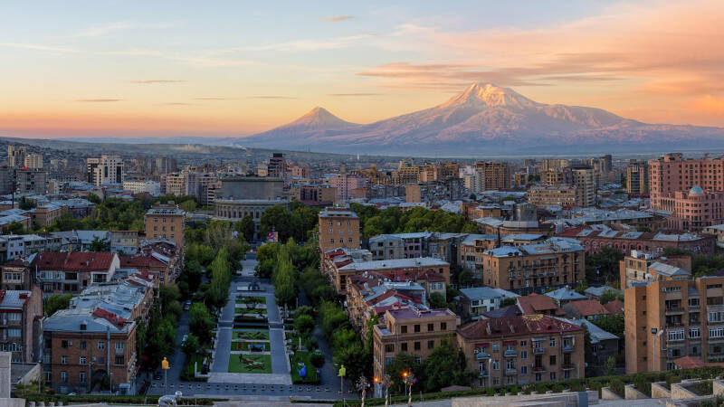 Выжидаемая выгода: Москва остается главным торговым партнером Еревана