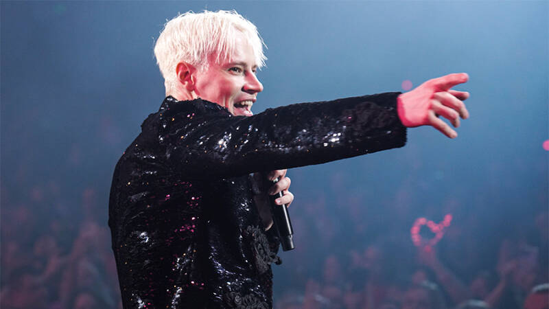 Песков назвал песни исполнителя SHAMAN отражением настроя общества в России