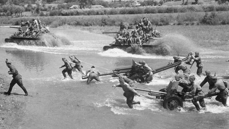 «И жаждой боя томился весь фронт»