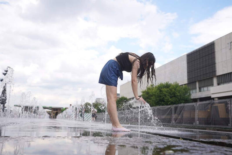 Обнаженная в натуре: могут ли наказать за купальник в городе