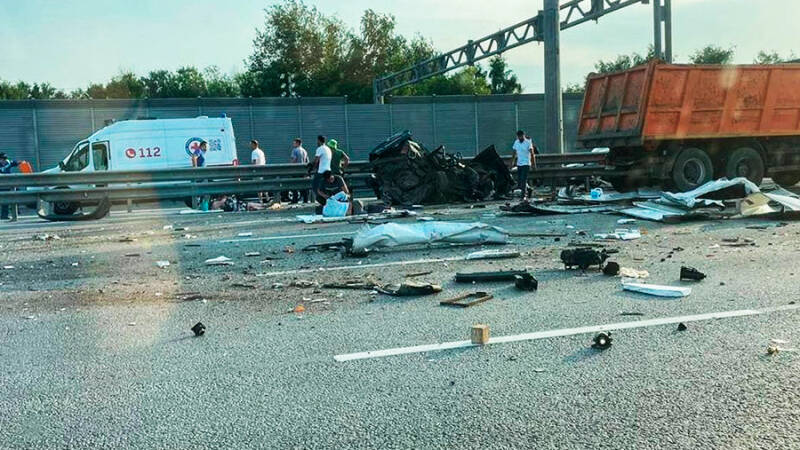 Два человека погибли в ДТП с четырьмя машинами в Люберцах