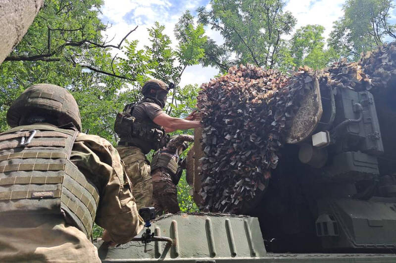 Сложные сигналы: зачем Запад подталкивает Украину к переговорам