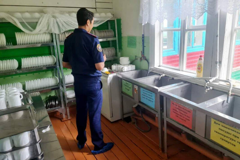 Отравление в лагере &laquo;Чагытай&raquo;: больше 30 детей попали в больницу в Туве