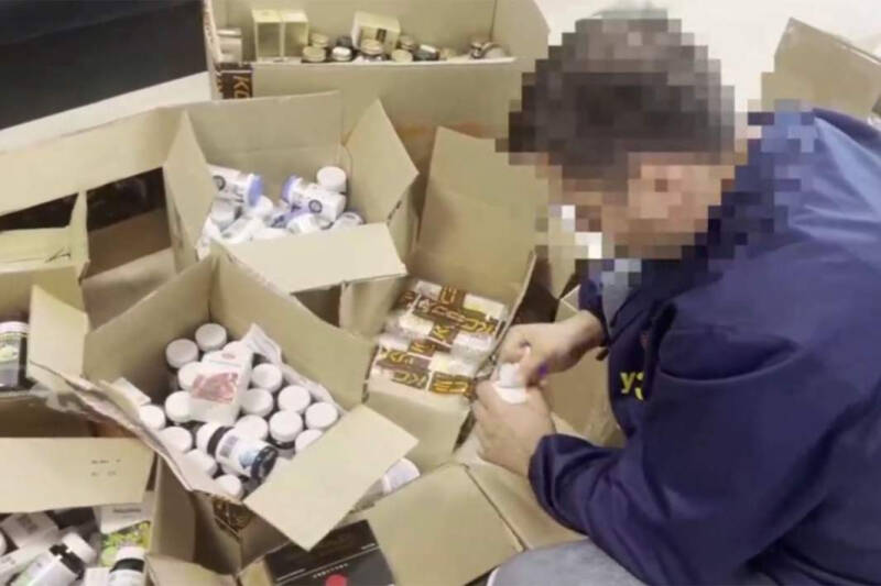 В левых халатах: в Москве задержали группировку лжеврачей