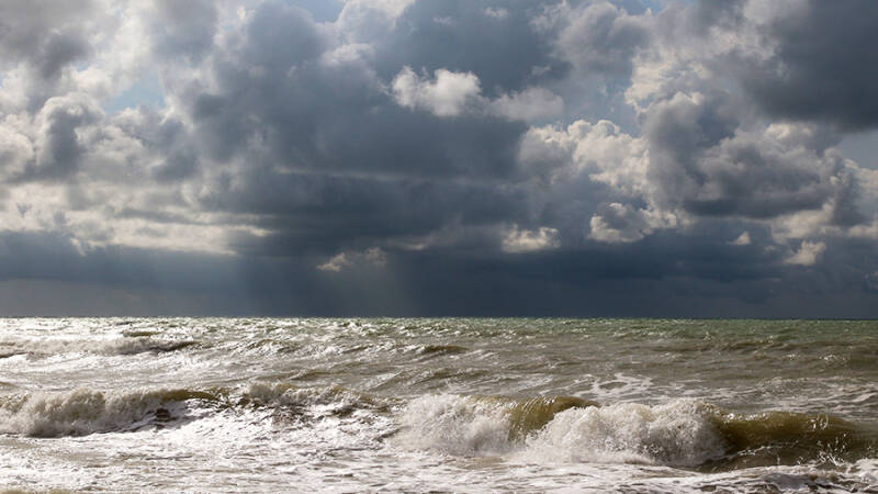 Штормовое предупреждение снова объявили в Приморье из-за прогнозируемых дождей