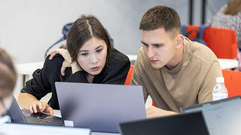 Дело в молодых: число самозанятых до 18 лет выросло в полтора раза