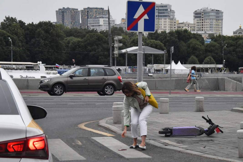 Продвижение и наказание: кикшеринговые компании запустили внутренние аналоги ГАИ