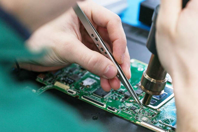 Приключения электроники: в России растет производство компьютеров