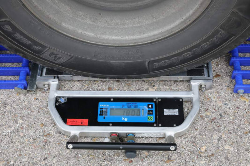 Грузовой перевал: за отказ от взвешивания фур водителей хотят лишать прав