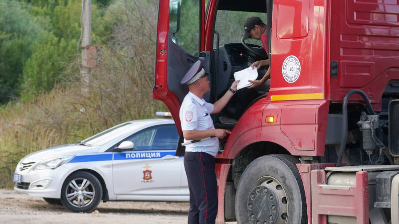 Грузовой перевал: за отказ от взвешивания фур водителей хотят лишать прав