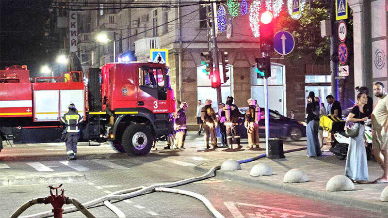 Пожар произошел в многоквартирном доме в центре Краснодара