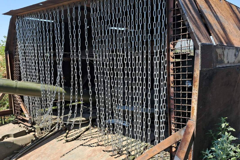 Слежу за решеткой: как укрепляют танки в зоне спецоперации