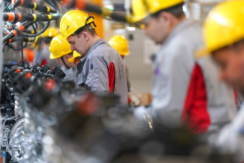 Сиеста по-русски: сократят ли рабочий день из-за жары в стране