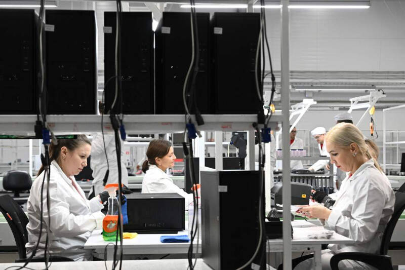 Приключения электроники: в России растет производство компьютеров