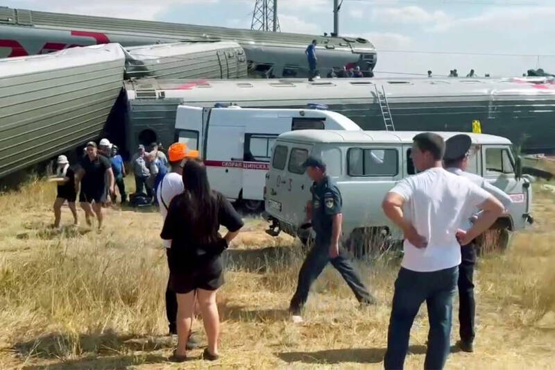 Закрытый переезд: что стало причиной столкновения &laquo;КамАЗа&raquo; с поездом