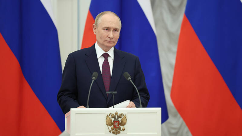 Путин освободил Аношина от должности помощника секретаря Совбеза РФ