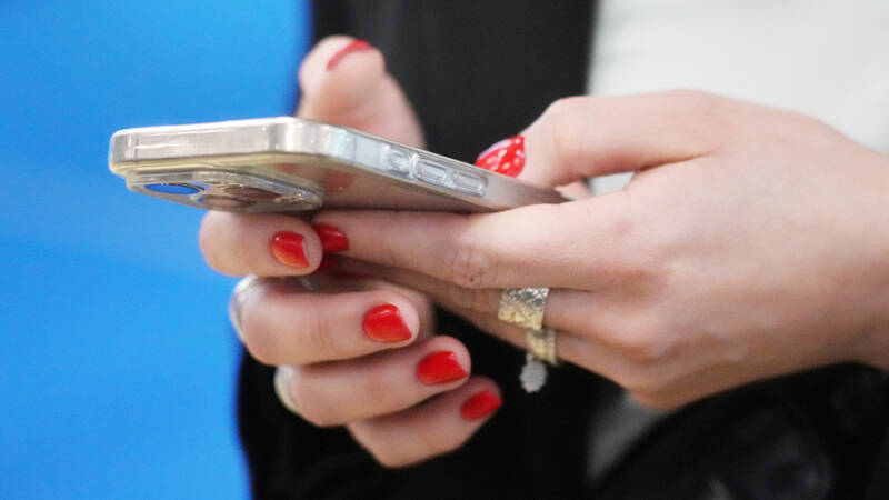 Комитет ГД поддержал поправку о запрете звонков с незнакомых номеров в мессенджерах