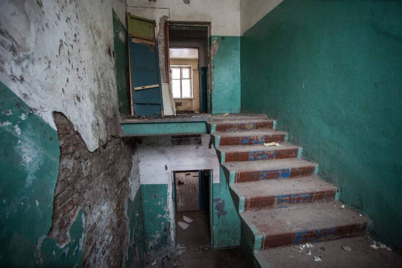 Кто на старенького: УК обяжут обслуживать аварийные дома