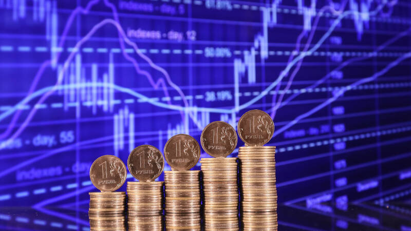 Выше шаг: ставки по вкладам на срок более года достигли 18&ndash;20%