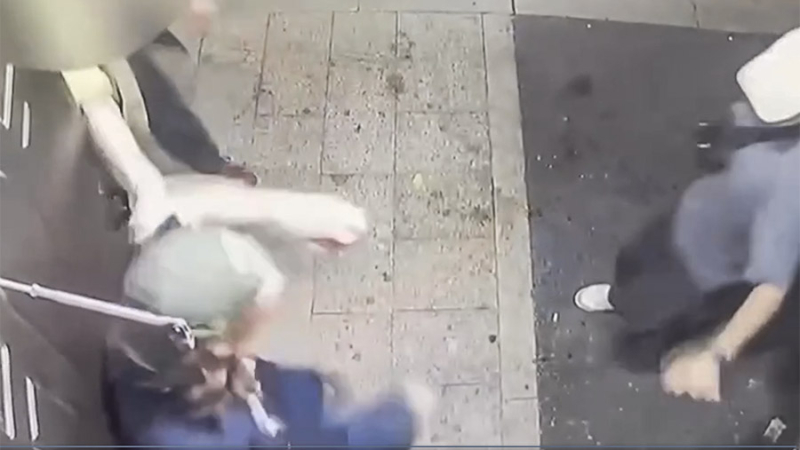 В Москве посетитель бара ударил ножом в грудь повара заведения