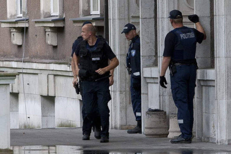 Часть мундира: скандал с эстонской полицией безопасности вышел на международный уровень