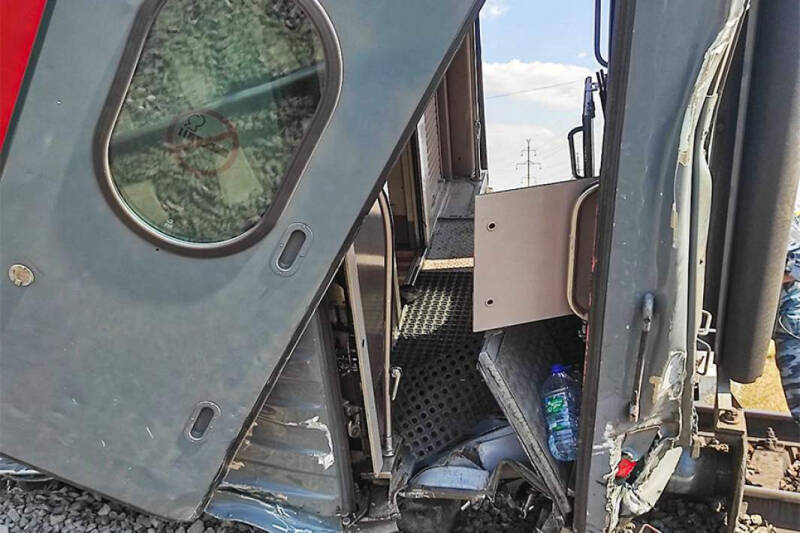 Закрытый переезд: что стало причиной столкновения &laquo;КамАЗа&raquo; с поездом