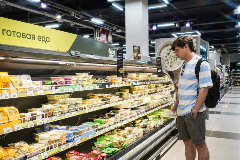 Отрава у дома: более 60% заказанных с доставкой блюд оказались непригодными к употреблению