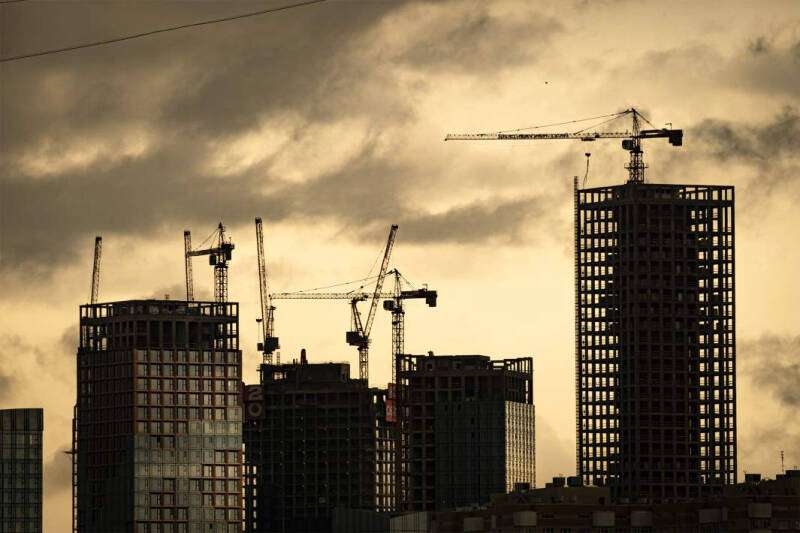 Мал, да не дал: у россиян возникли сложности с получением ипотеки из-за рассрочки