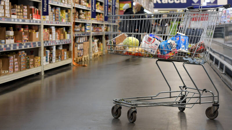 Тревожная масса: в РФ участилось использование запрещенной добавки в продуктах