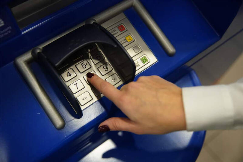 Так себе стоимость: ФАС назвала основных нарушителей закона о рекламе среди банков